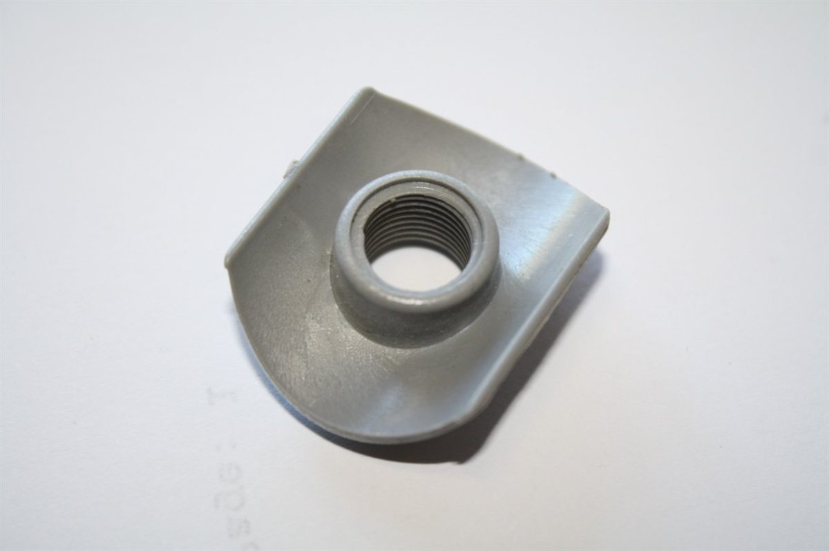 Chakra Nipple Drinkers with Saddle (For Poultry Birds) - Image 3
