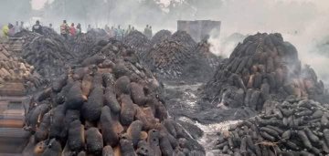 fire destroys yam barns in plateau state
