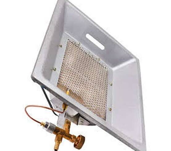 Gas brooder lamp for poultry chicks heating system used to keep chicks warm during brooding period